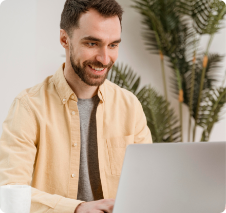 Profesional usando la plataforma de integraciones